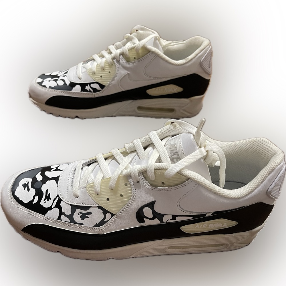 Custom painted by Billy McAvoy - NEVER WORN